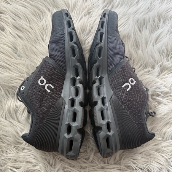 ON RUNNING Cloudstratus Running Shoe Men's Black Size 10 - Picture 4 of 10